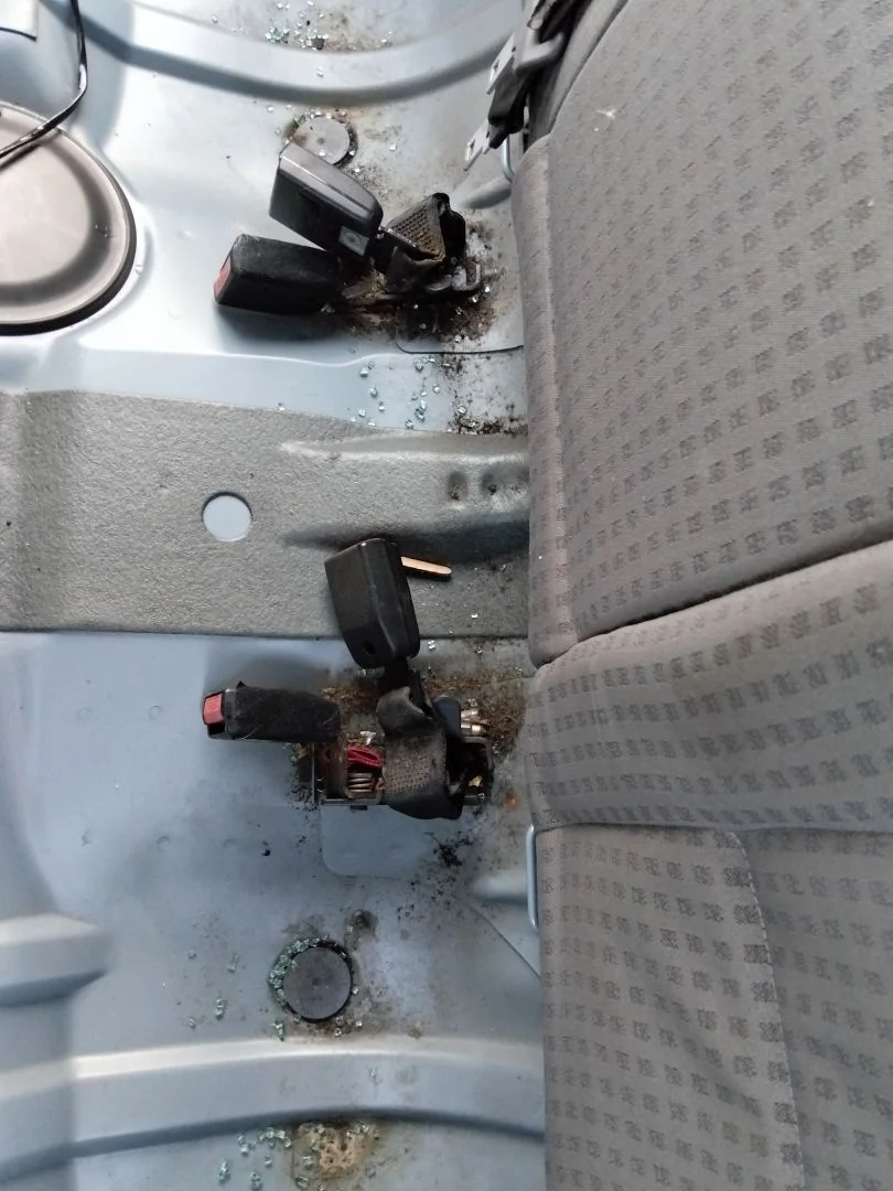 Foto de ENGANCHE CINTURON TRASERO CENTRAL RENAULT LAGUNA II (BG0) 1.9 dCi Diesel CAT (101 CV / 74 KW)