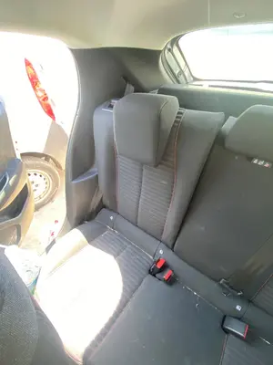 Foto de ASIENTOS TRASERO DERECHO PEUGEOT 208 (P2) 1.2 PureTech (74 CV / 55 KW)