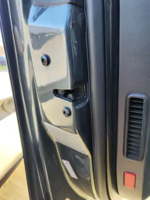 Foto de CERRADURA PUERTA DELANTERA IZQUIERDA VOLKSWAGEN TOUAREG (7L6) 4.2 V8 32V FSI (350 CV / 257 KW) referencia 3D1837015AP