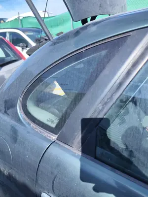 Foto de LUNA CUSTODIA TRASERA DERECHA SEAT IBIZA (6L1) 1.9 TDI (101 CV / 74 KW)