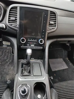Foto de CONSOLA CENTRAL RENAULT TALISMAN SPORT TOURER 1.6 dCi Diesel FAP Energy (131 CV / 96 KW) referencia 969107105R