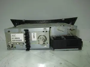 Foto de SISTEMA AUDIO / RADIO CD RENAULT LAGUNA III BERLINA 2.0 dCi Diesel CAT (131 CV / 96 KW) referencia 281150013R foto 4