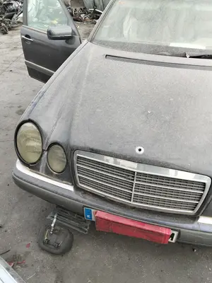 Foto de CAPO MERCEDES-BENZ CLASE E (BM 210) BERLINA referencia A210880035728 foto 2