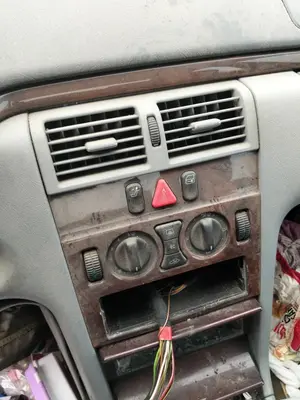 Foto de MANDO CALEFACCION / AIRE ACONDICIONADO MERCEDES-BENZ CLASE E (BM 210) BERLINA 2.9 Turbodiesel CAT (129 CV / 95 KW) referencia A2108303185