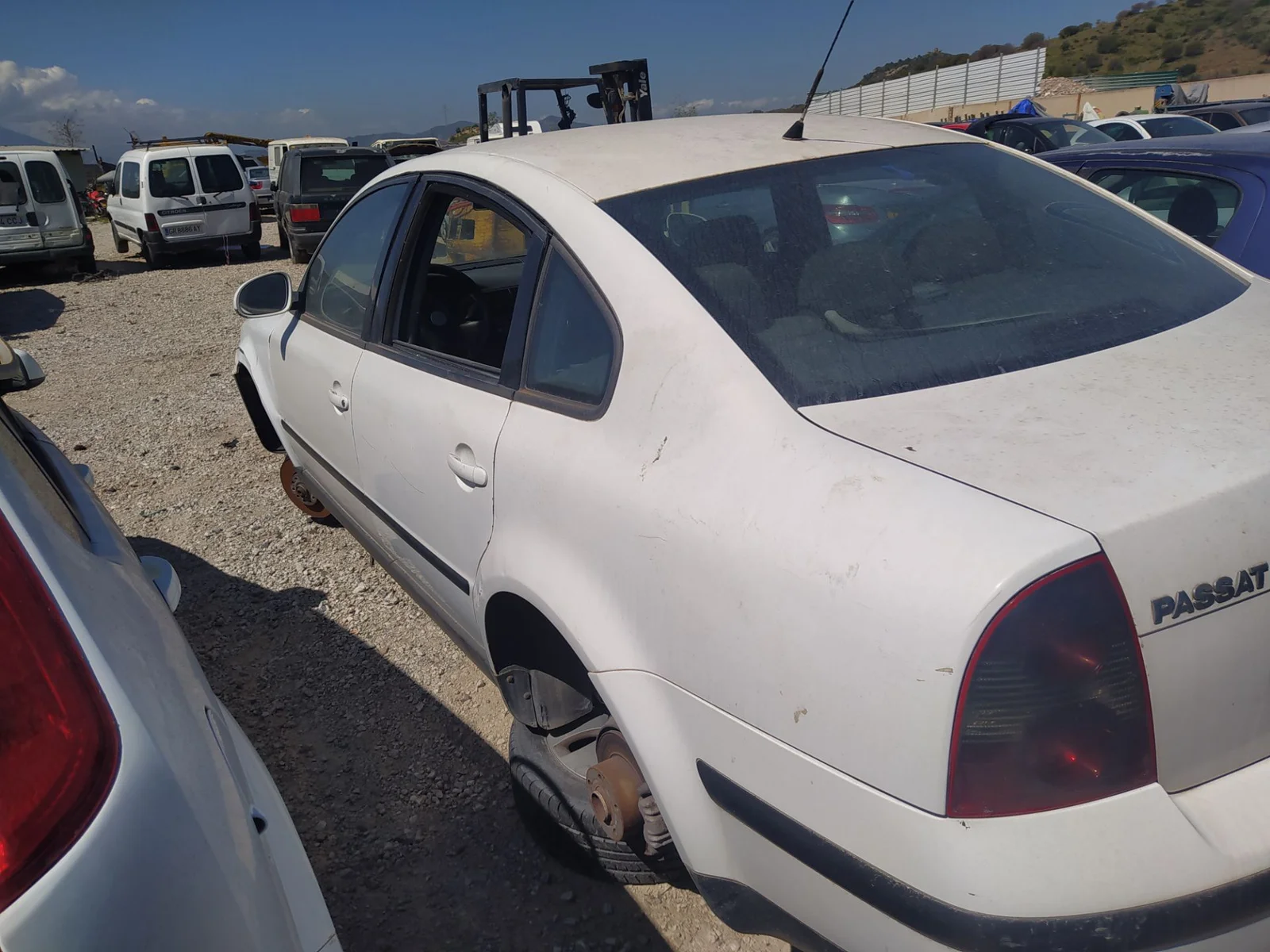 Foto de PUENTE TRASERO VOLKSWAGEN PASSAT BERLINA (3B3) 1.9 TDI (131 CV / 96 KW) referencia 8E0500051T
