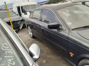 Foto de LUNA DELANTERA DERECHA JAGUAR S-TYPE (03.1999) 4.0 V8 32V CAT (276 CV / 203 KW)
