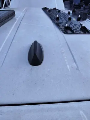 Foto de ANTENA LAND ROVER RANGE ROVER EVOQUE 2.0 Td4 CAT (150 CV / 110 KW) referencia LR042321