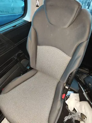 Foto de ASIENTOS TRASERO IZQUIERDO CITROEN C8 2.0 HDi CAT (RHK / DW10UTED4) (120 CV / 88 KW)