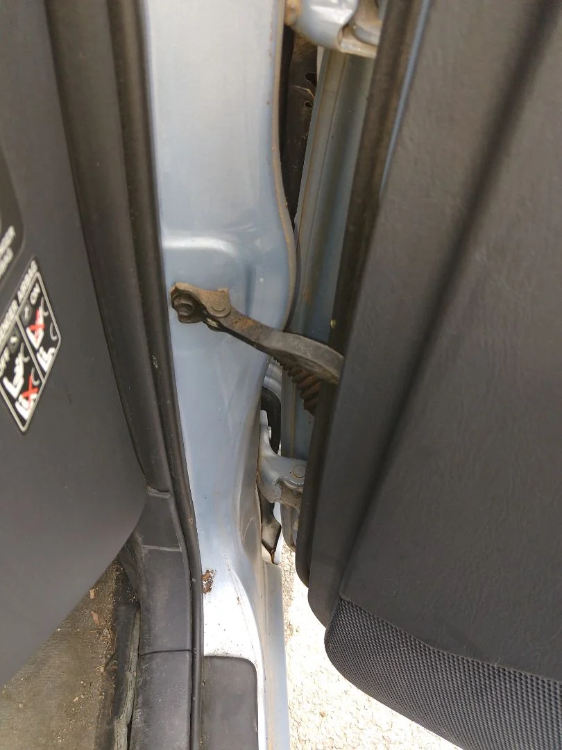 Foto de RETENEDOR PUERTA TOYOTA COROLLA (E12) 1.4 16V CAT (97 CV / 71 KW) referencia 6861012170