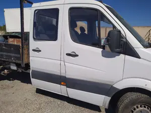 Foto de DEPOSITO ADBLUE MERCEDES-BENZ SPRINTER II CAMIÓN DOKA 2.1 CDI CAT (129 CV / 95 KW)
