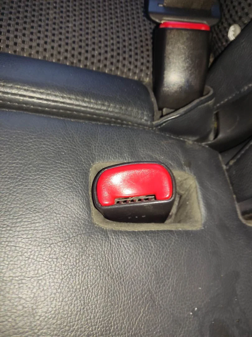 Foto de ENGANCHE CINTURON TRASERO CENTRAL CHEVROLET CAPTIVA 2.0 Diesel CAT (150 CV / 110 KW)