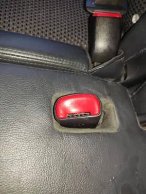 Foto de ENGANCHE CINTURON TRASERO CENTRAL CHEVROLET CAPTIVA 2.0 Diesel CAT (150 CV / 110 KW)