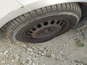 Foto de BRAZO SUSPENSION DELANTERO IZQUIERDO MITSUBISHI COLT CZ3 BERL. 5 (Z30A) 1.1 CAT (75 CV / 55 KW)