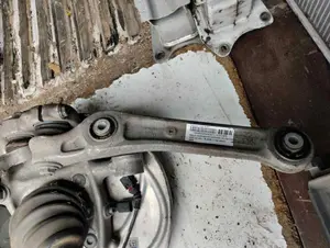 Foto de BRAZO SUSPENSION SUPERIOR DELANTERO DERECHO AUDI A3 SEDÁN (8VM) 2.0 16V TDI (150 CV / 110 KW)