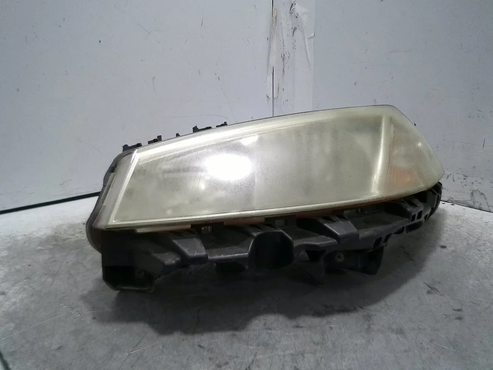 Foto de FARO IZQUIERDO RENAULT MEGANE II BERLINA 5P 1.5 dCi Diesel (82 CV / 60 KW) referencia 8200073220J