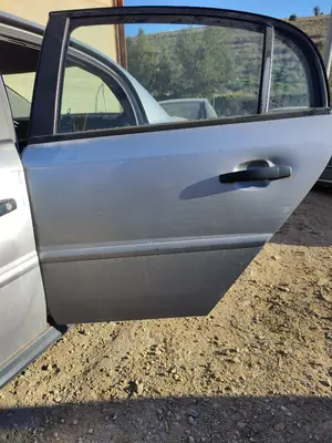 Foto de PUERTA TRASERA IZQUIERDA OPEL VECTRA C BERLINA 1.9 CDTI (120 CV / 88 KW) referencia 93175836