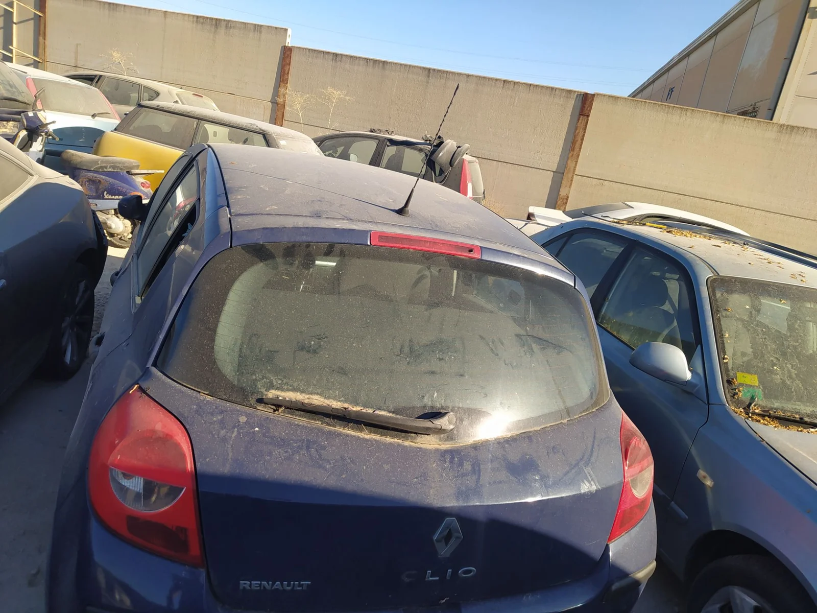 Foto de BRAZO LIMPIA TRASERO RENAULT CLIO III 1.5 dCi Diesel CAT (86 CV / 63 KW) referencia 7701059392