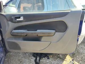Foto de GUARNECIDO PUERTA DELANTERA DERECHA FORD FOCUS CABRIO (CA5) 2.0 TDCi CAT (136 CV / 100 KW) referencia 1561364