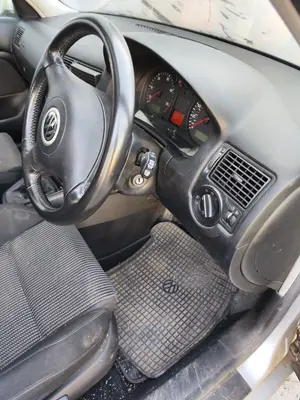 Foto de SALPICADERO VOLKSWAGEN GOLF IV BERLINA (1J1)(10.1997) 1.9 TDI (131 CV / 96 KW) referencia 1J1857002C FKZ