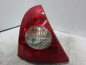 Foto de PILOTO TRASERO IZQUIERDO RENAULT CLIO II FASE I (B/CB0) 1.2  (58 CV / 43 KW) referencia 8200071413
