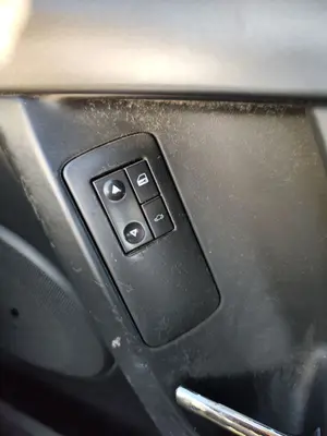 Foto de MANDO ELEVALUNAS DELANTERO DERECHO OPEL VECTRA C BERLINA 1.9 CDTI (120 CV / 88 KW)