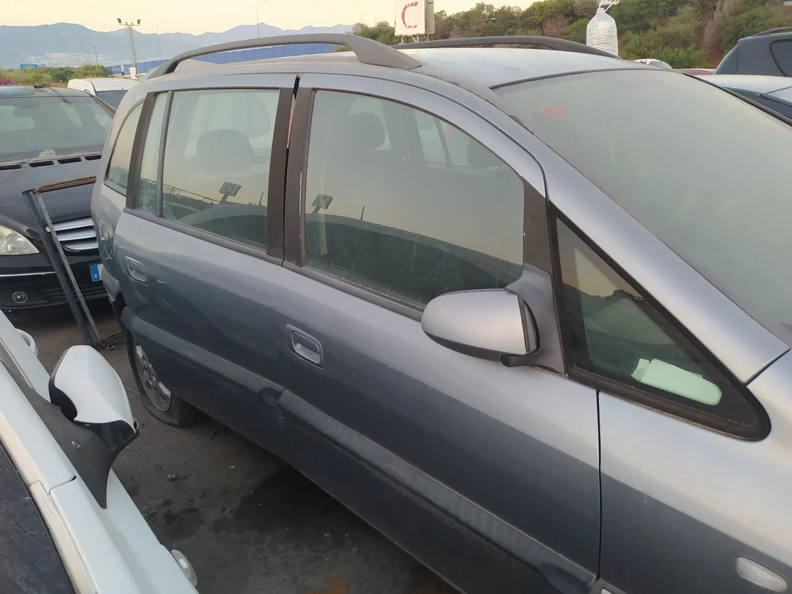 Foto de MANETA EXTERIOR TRASERA DERECHA OPEL ZAFIRA A 2.0 DTI (101 CV / 74 KW) referencia 24443951