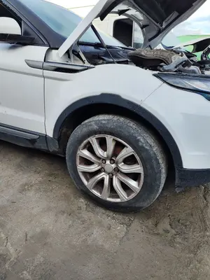 Foto de ALETA DELANTERA DERECHA LAND ROVER RANGE ROVER EVOQUE 2.0 Td4 CAT (150 CV / 110 KW) referencia LR066922