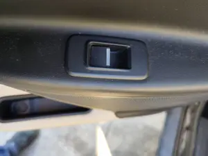 Foto de MANDO ELEVALUNAS TRASERO IZQUIERDO JAGUAR XE 2.0  Turbo CAT (200 CV / 147 KW)