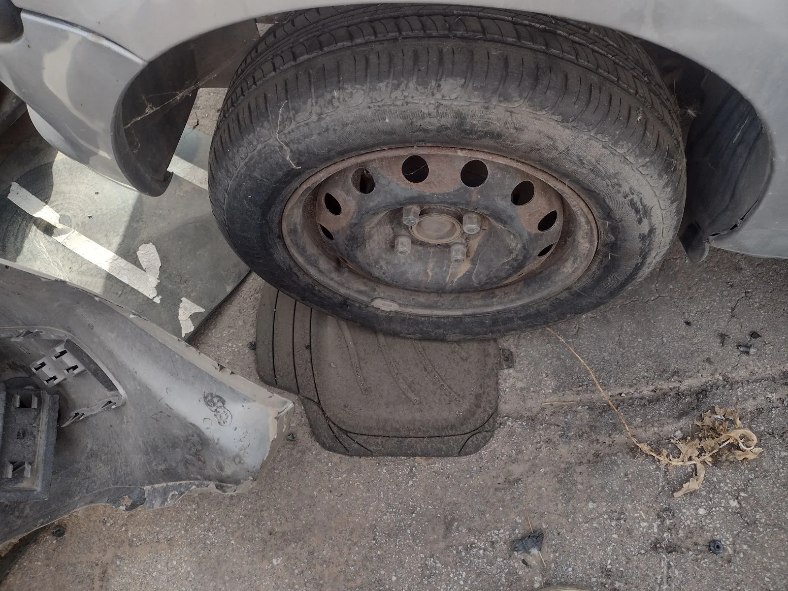 Foto de LLANTA PEUGEOT 206 1.9 Diesel (69 CV / 51 KW) referencia 5401G4