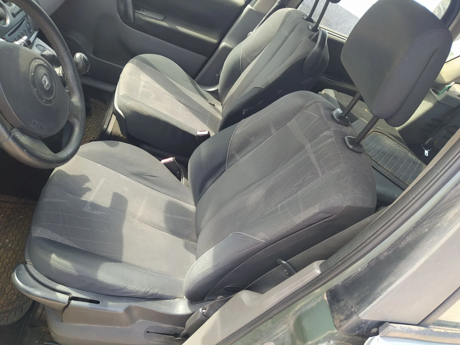 Foto de ASIENTO DELANTERO IZQUIERDO RENAULT SCENIC II (JM) 1.5 dCi Diesel (101 CV / 74 KW)