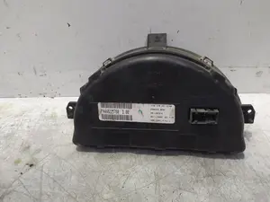 Foto de CUADRO INSTRUMENTOS CITROEN C3 PLURIEL referencia 9660225780 foto 4