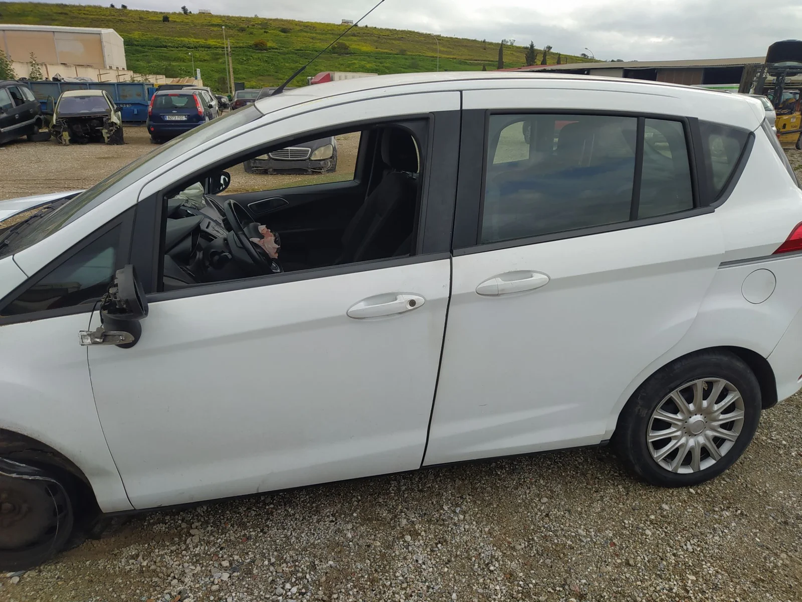 Foto de PUERTA DELANTERA IZQUIERDA FORD B-MAX (CB2) 1.5 TDCi CAT (95 CV / 70 KW) referencia 1752759
