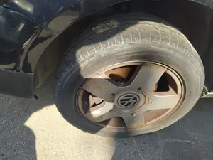 Foto de PASO RUEDA DELANTERO IZQUIERDO VOLKSWAGEN FOX (5Z1)(04.2005) 1.4  (75 CV / 55 KW) referencia 5Z0809957H