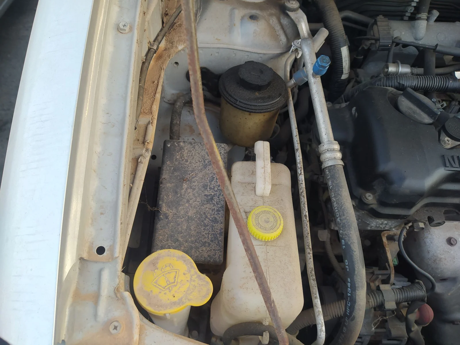 Foto de TUBOS AIRE ACONDICIONADO NISSAN ALMERA TINO (V10M) 2.2 dCi Diesel CAT (112 CV / 82 KW)
