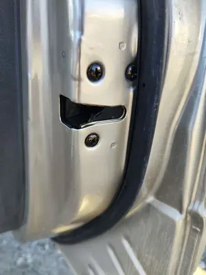 Foto de CERRADURA PUERTA DELANTERA DERECHA KIA CARENS (RS) 1.8 16V CAT (126 CV / 93 KW) referencia 0K2FC58310