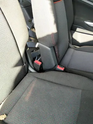 Foto de ENGANCHE CINTURON TRASERO IZQUIERDO FORD S-MAX (CA1) 2.0 TDCi CAT (131 CV / 96 KW)