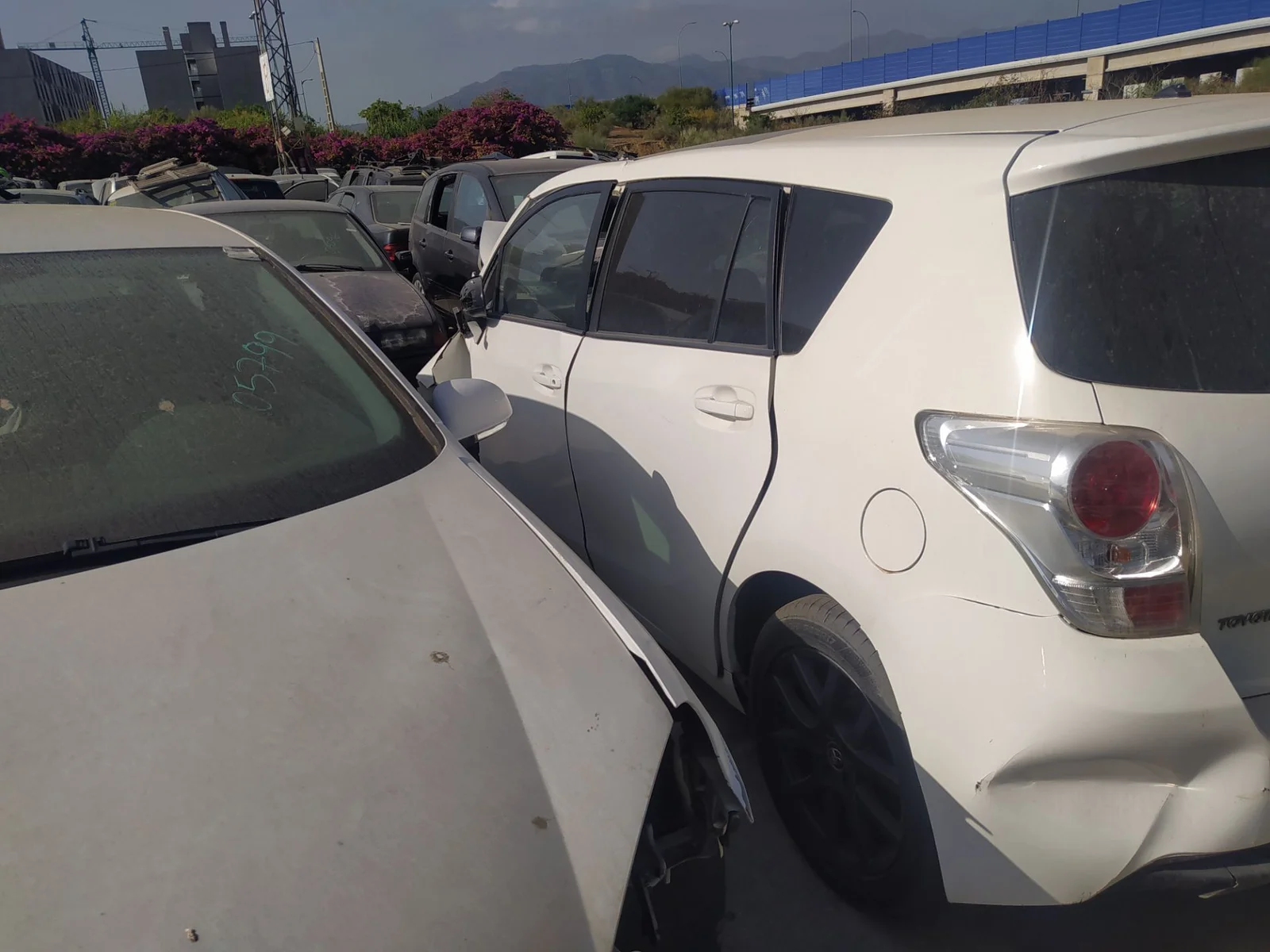 Foto de TAPA EXTERIOR COMBUSTIBLE TOYOTA VERSO (AUR2/ZGR2) 1.6 D-4D CAT (112 CV / 82 KW) referencia 7735064020