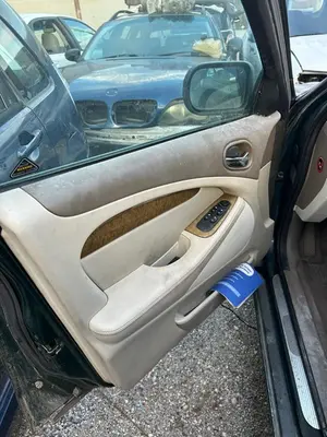 Foto de GUARNECIDO PUERTA DELANTERA IZQUIERDA JAGUAR S-TYPE (03.1999) 3.0 V6 24V CAT (238 CV / 175 KW) referencia XR8 19633  FKZ