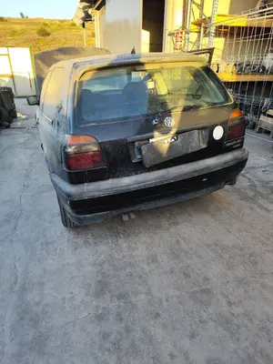 Foto de PORTON TRASERO VOLKSWAGEN GOLF III (1H1)(11.1991) 1.9 TDI (110 CV / 81 KW) referencia 1H6827025J