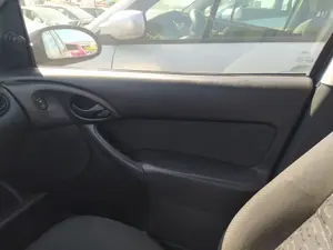 Foto de MANETA INTERIOR DELANTERA DERECHA FORD FOCUS BERLINA (CAK) 1.8 TDCi CAT (101 CV / 74 KW) referencia 1097633