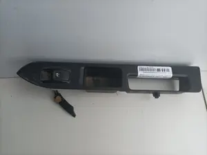 Foto de MANDO ELEVALUNAS TRASERO DERECHO KIA RIO (BC) 1.3 CAT (82 CV / 60 KW) referencia 612W19310