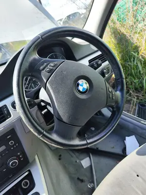 Foto de VOLANTE BMW SERIE 3 BERLINA (E90) 2.0 Turbodiesel CAT (143 CV / 105 KW) referencia 6795568
