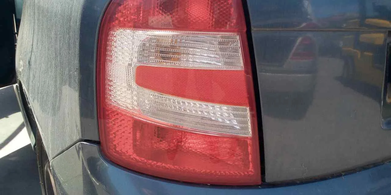 Foto de PILOTO TRASERO IZQUIERDO SKODA FABIA (6Y2/6Y3) 1.2 12V (64 CV / 47 KW) referencia 6Y6945111B