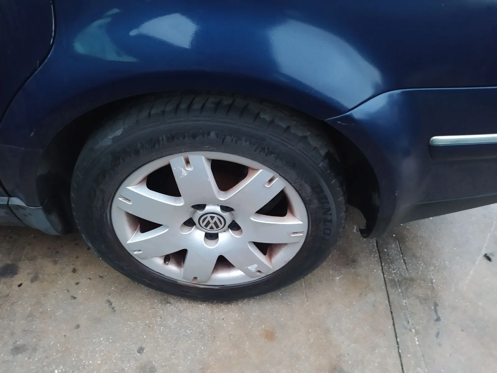 Foto de PASO RUEDA TRASERO IZQUIERDO VOLKSWAGEN PASSAT BERLINA (3B3) 1.9 TDI (131 CV / 96 KW) referencia 3B0810971E FKZ