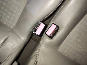 Foto de ENGANCHE CINTURON TRASERO IZQUIERDO RENAULT SCENIC II (JM) 1.9 dCi Diesel (120 CV / 88 KW)