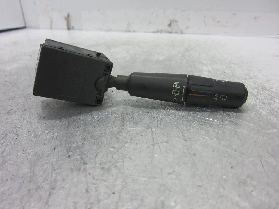 Foto de MANDO LIMPIA PEUGEOT 106 (S1)(08.1991) 1.0 (45 CV / 33 KW) referencia 96128651ZL