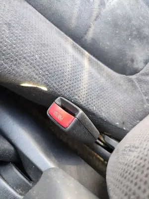 Foto de PRETENSOR AIRBAG DERECHO TOYOTA COROLLA (E11) 2.0 Turbodiesel CAT (90 CV / 66 KW)