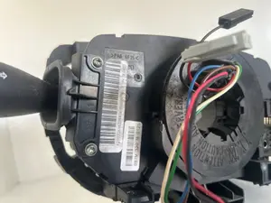Foto de MANDO MULTIFUNCION RENAULT MEGANE II BERLINA 5P 1.5 dCi Diesel (101 CV / 74 KW) referencia PÁG GF35 foto 3