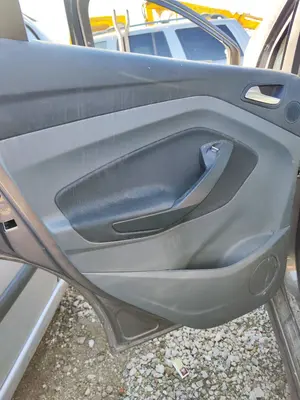 Foto de GUARNECIDO PUERTA TRASERA IZQUIERDA FORD C-MAX (CB7) 1.6 TDCi CAT (116 CV / 85 KW) referencia 1806781