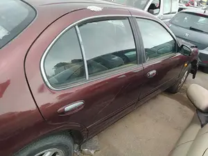 Foto de MANETA EXTERIOR DELANTERA DERECHA NISSAN MAXIMA QX (A32) 2.0 V6 24V CAT (140 CV / 103 KW)